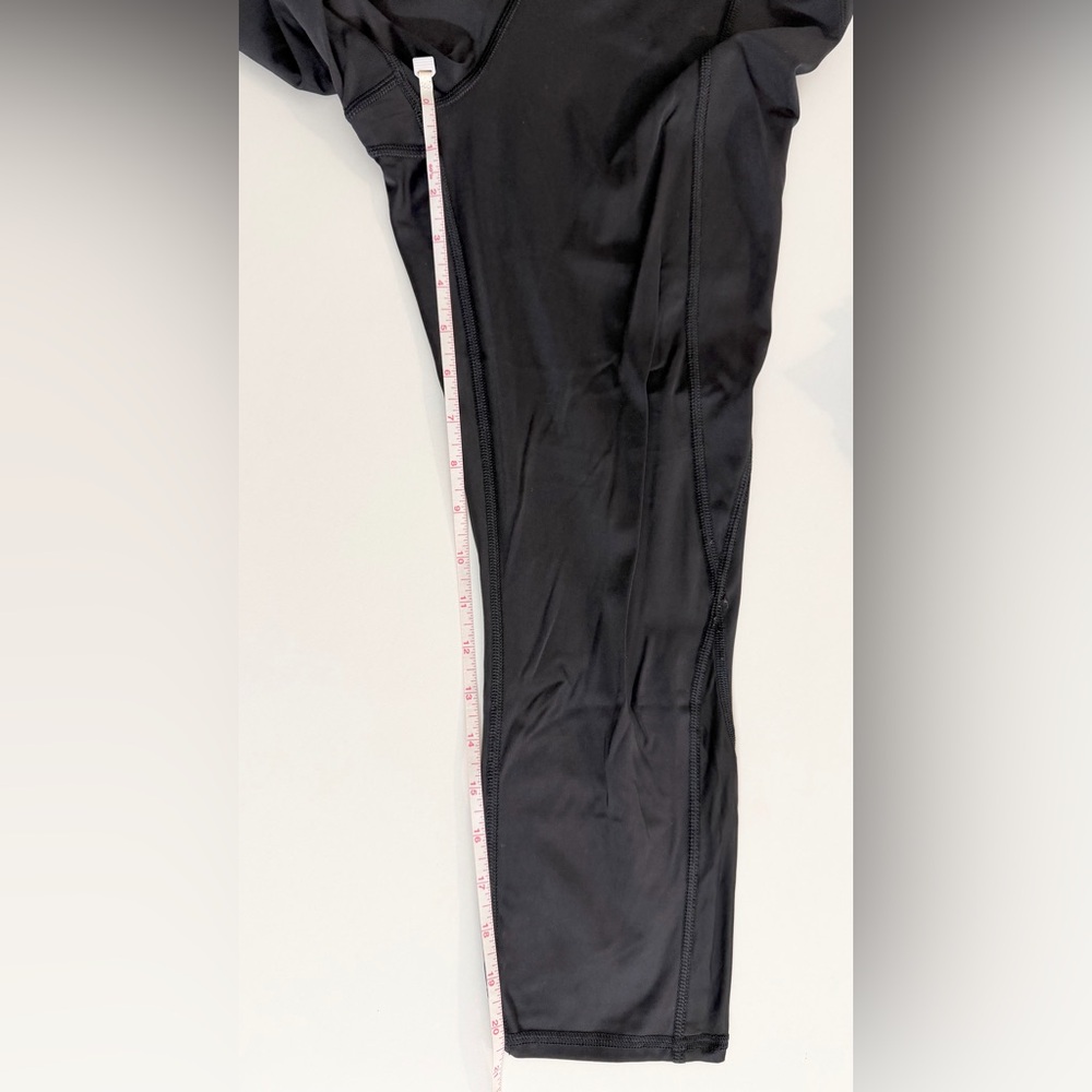 Athleta lightning stash pocket Capri - Picture 9 of 13